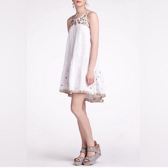 EUC ANTHROPOLOGIE LEIFNOTES white Eyelet Gold Beaded Swing Dress Sz 4 - Picture 4 of 12